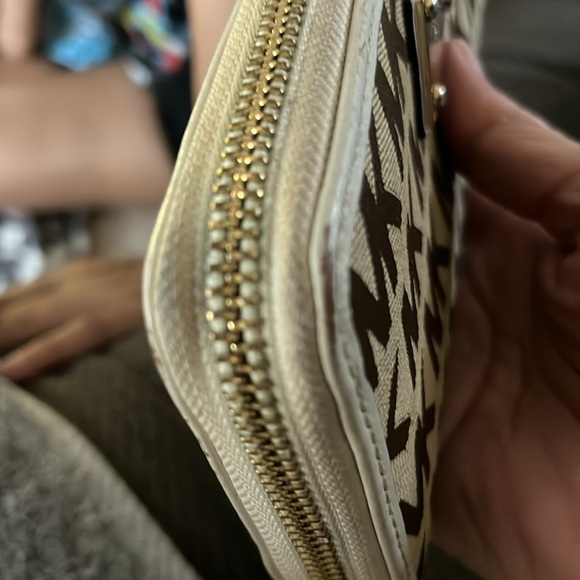 MK Zippy Cloth Large Wallet - Picture 10 of 12